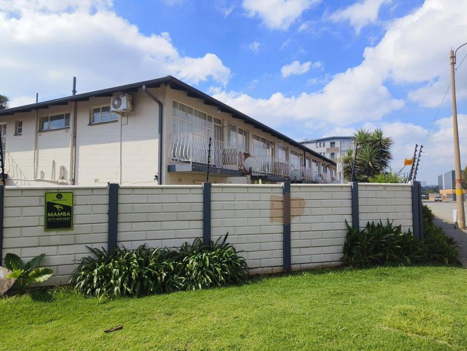 3 Bedroom Townhouse for Sale in Edenvale Central