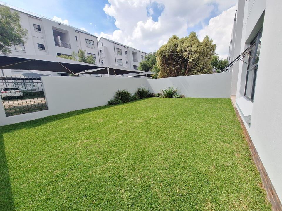 3 Bedroom Apartment / Flat for Sale in Greenstone Hill